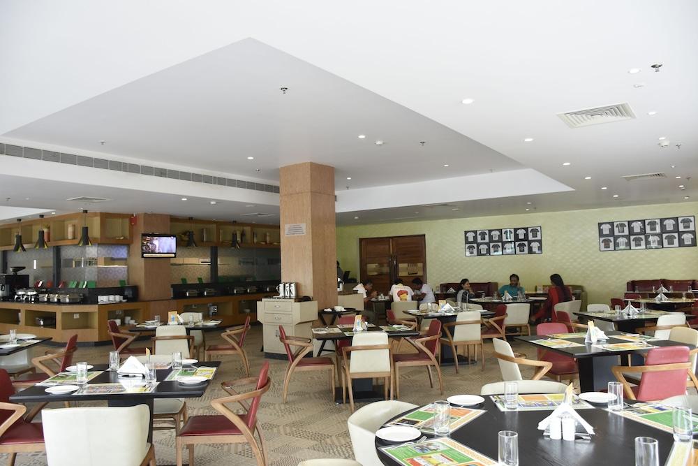 Lemon Tree Premier, Patna Hotel Patna  Ngoại thất bức ảnh