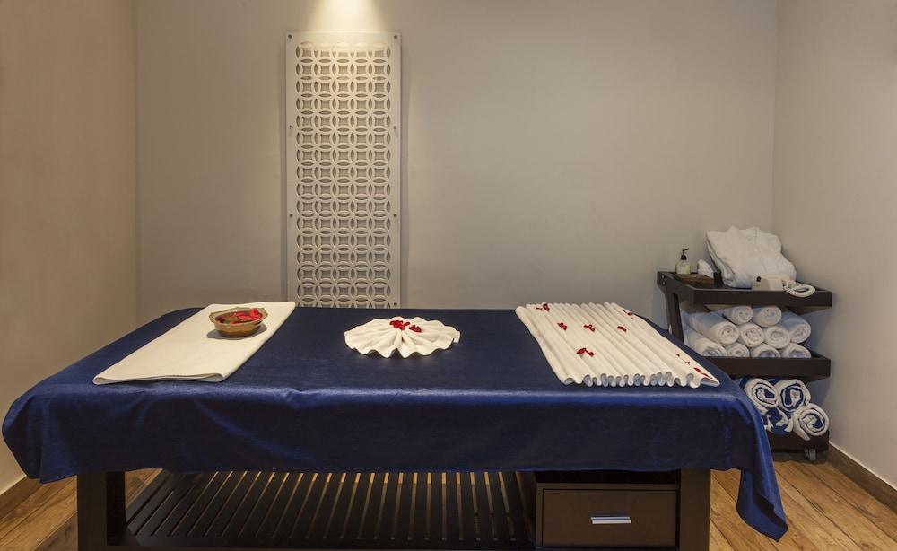 Lemon Tree Premier, Patna Hotel Patna  Ngoại thất bức ảnh