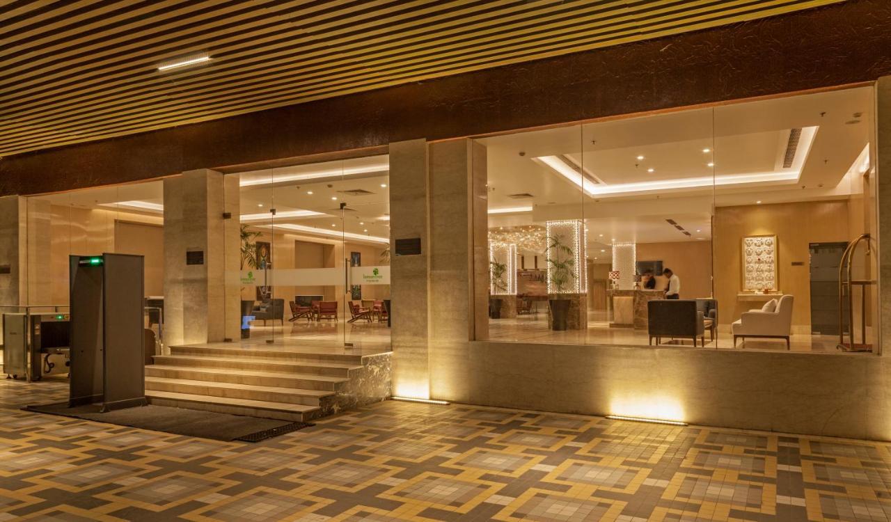 Lemon Tree Premier, Patna Hotel Patna  Ngoại thất bức ảnh