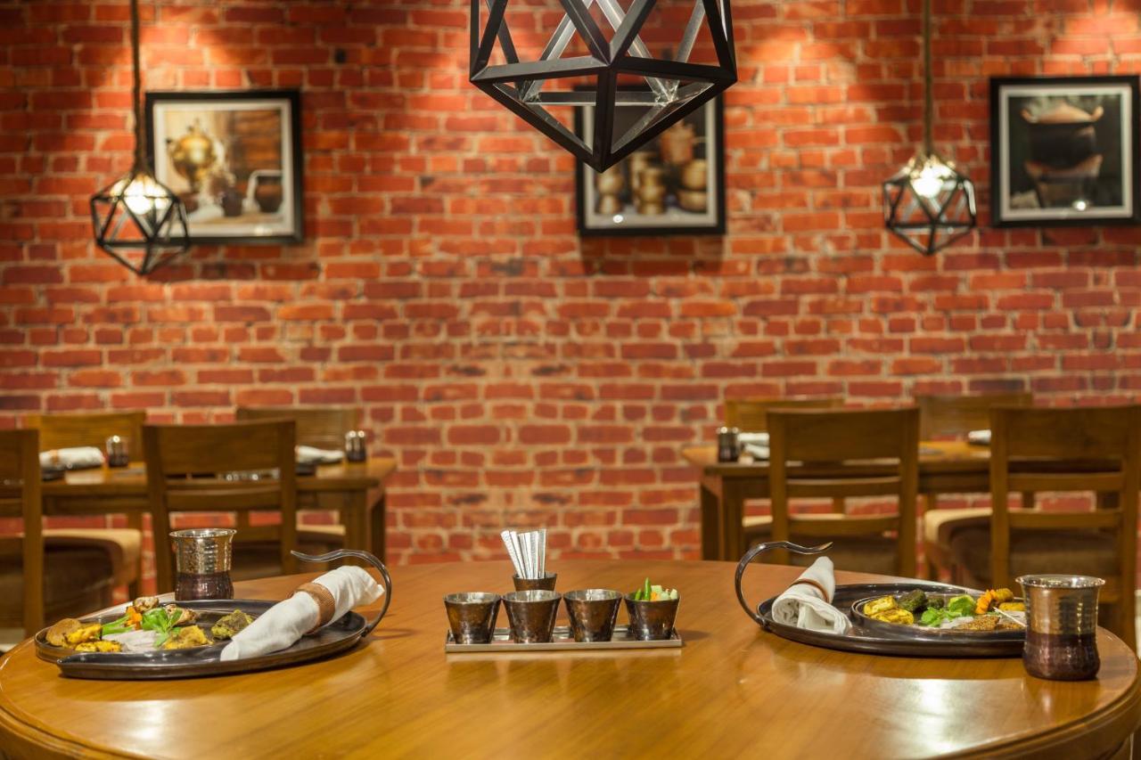 Lemon Tree Premier, Patna Hotel Patna  Ngoại thất bức ảnh