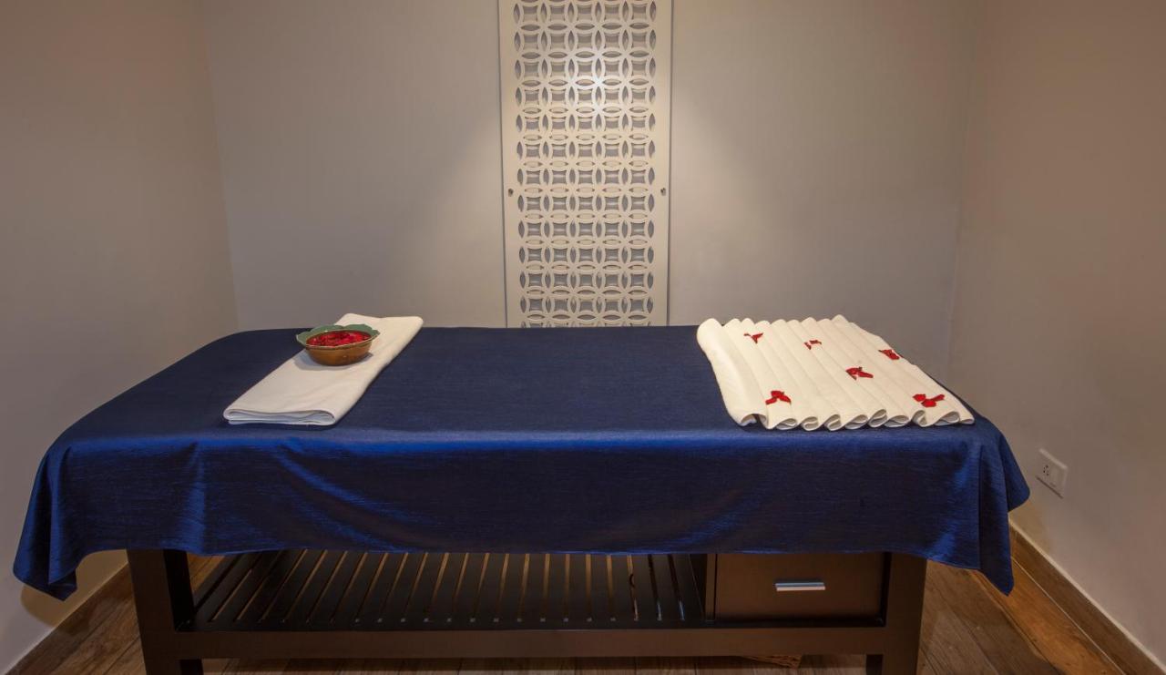 Lemon Tree Premier, Patna Hotel Patna  Ngoại thất bức ảnh